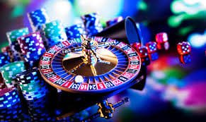 Layar bonus Mega Moolah menampilkan pilihan hadiah dan roda jackpot progresif